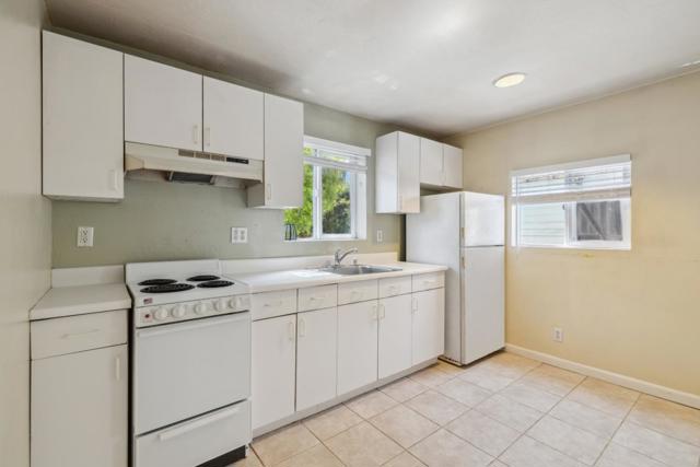399 13th Avenue, Santa Cruz CA: https://media.crmls.org/mediaz/3b3ef347-7cdc-4e27-9a68-169262cc3266.jpg