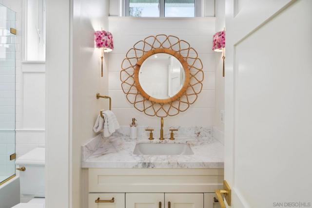 552 G Avenue, Coronado CA: https://media.crmls.org/mediaz/3b3fd15e-4a9c-47a6-9af5-1929e134d46f.jpg