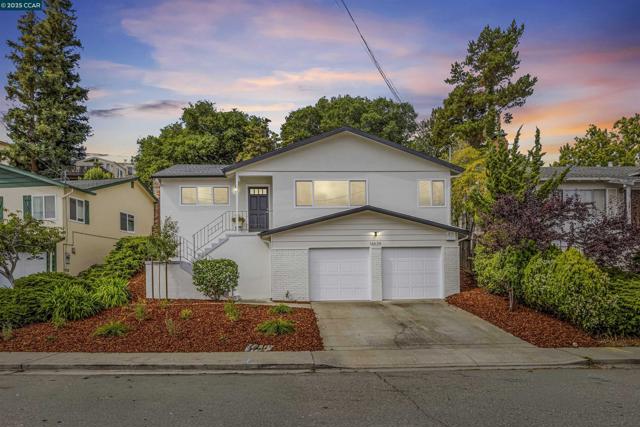 16639 Selby Dr, Castro Valley CA: https://media.crmls.org/mediaz/3b3fe106-9e91-46b9-8077-6b24eb55cf18.jpg