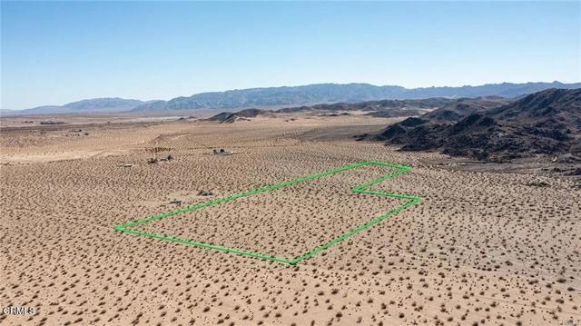 Detail Gallery Image 9 of 22 For 67090 Sunny Sands Dr, Joshua Tree,  CA 92252 - – Beds | – Baths