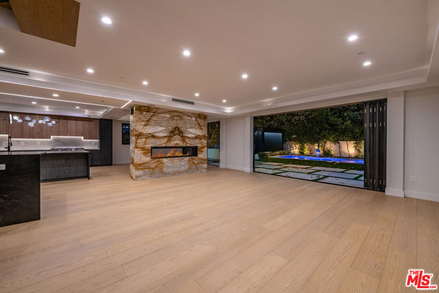 4906 Van Noord Avenue, Sherman Oaks CA: https://media.crmls.org/mediaz/3b409256-5f4e-493c-bc56-193b906efa32.jpg