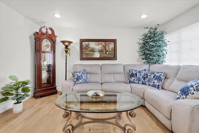 670 Van Buren Circle, Monterey CA: https://media.crmls.org/mediaz/3b40d661-832a-4035-b89c-d23802c5f724.jpg