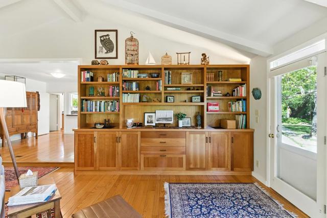 3795 Ralston Avenue, Hillsborough CA: https://media.crmls.org/mediaz/3b41358f-8b88-43cb-a1d4-0411f84a80b6.jpg