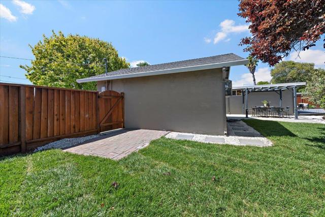 575 Fir Avenue, Sunnyvale CA: https://media.crmls.org/mediaz/3b413d8a-3200-41a9-9554-2512f9eb9e80.jpg