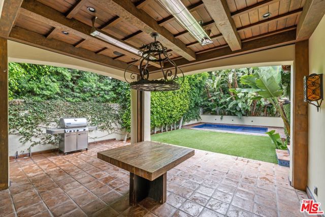1017 S Gretna Green Way, Los Angeles CA: https://media.crmls.org/mediaz/3b416830-4a1a-4ed4-8e97-fdd31e452e76.jpg