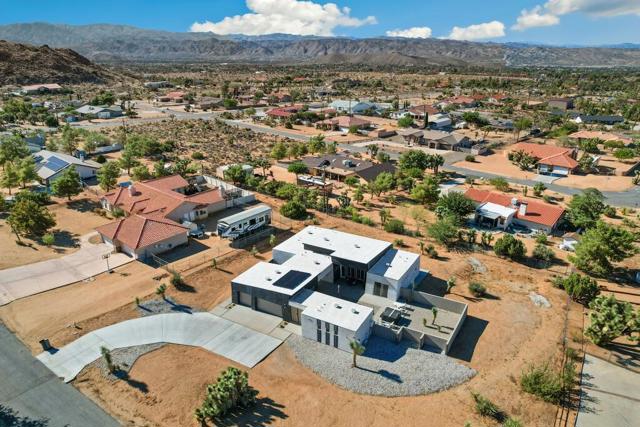 58654 Piedmont Drive, Yucca Valley CA: https://media.crmls.org/mediaz/3b417067-f91e-4117-bfc1-082995b2b9f7.jpg
