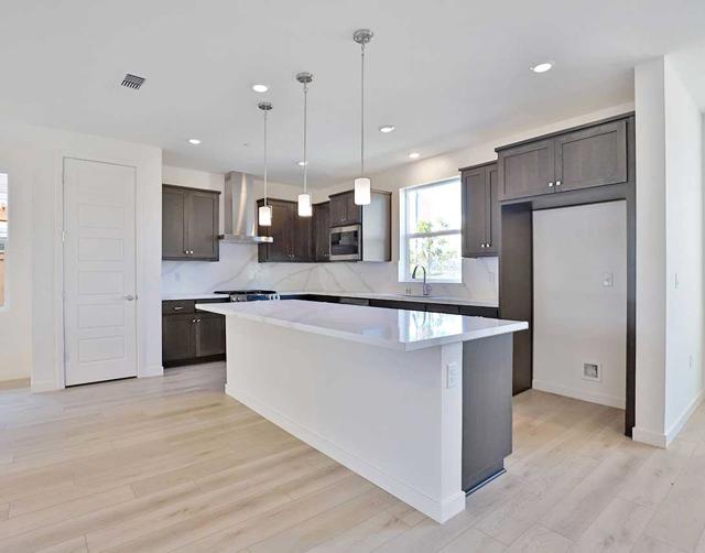 5712 Lake Club Drive, Fairfield CA: https://media.crmls.org/mediaz/3b41dc9e-5303-4ea2-8eed-25ebdff6cf18.jpg