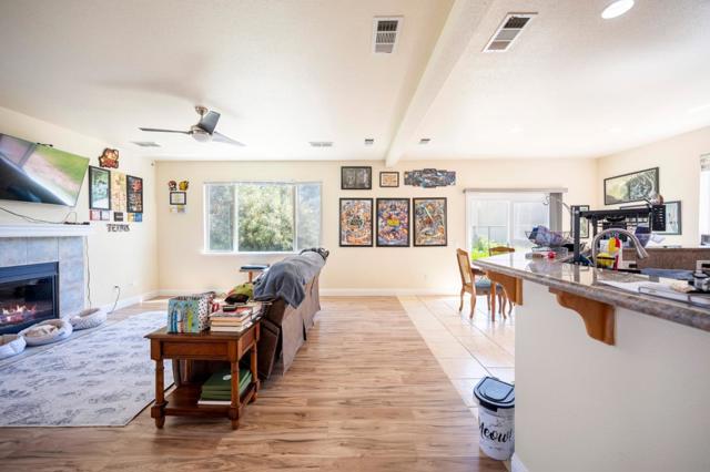 3645 Yacht Drive, Discovery Bay CA: https://media.crmls.org/mediaz/3b42070a-1ba2-48b5-bc4d-843bc5488bdf.jpg