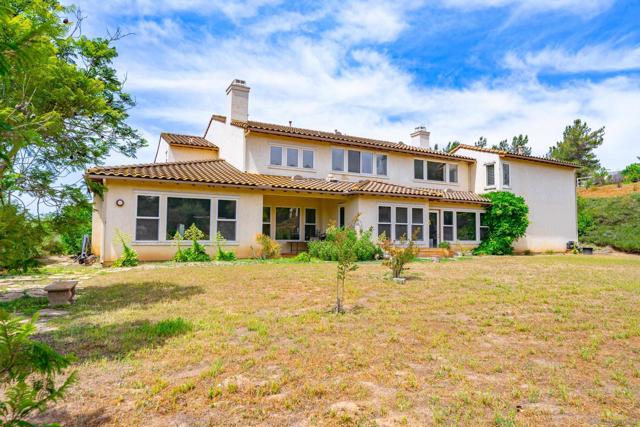 1964 Tracy Ct, Fallbrook CA: https://media.crmls.org/mediaz/3b426827-de5a-402d-9241-fb92c9fecf8f.jpg