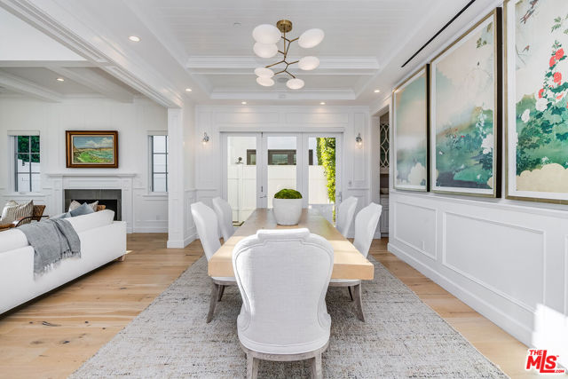 4402 Ledge Avenue, Toluca Lake CA: https://media.crmls.org/mediaz/3b42aba0-bdef-4c5c-b0c1-60ec38ceec21.jpg