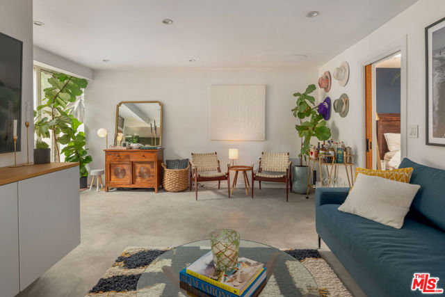 Drew Fenton | 905 N Beverly Glen Boulevard Los Angeles CA | MLS: 7395060 Drew Fenton | 905 N Beverly Glen Boulevard Los Angeles CA | MLS: 7395060