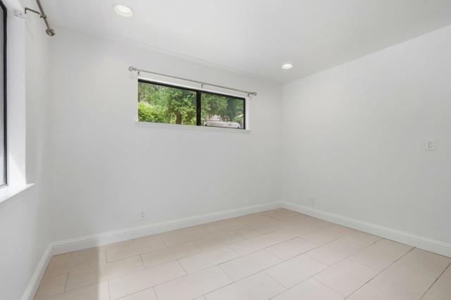 21564 Mary Alice Way, Los Gatos CA: https://media.crmls.org/mediaz/3b435d48-7147-4066-9e35-4438bc39019f.jpg