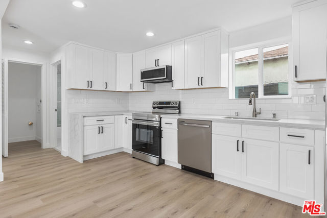 1613 1613 1/2 W 209th Street, Torrance CA: https://media.crmls.org/mediaz/3b437146-57dc-4882-83a6-9946fc8db579.jpg