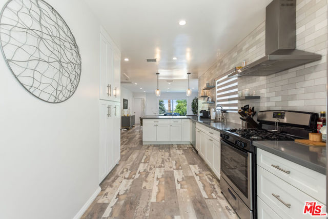 10315 Fairgrove Avenue, Tujunga CA: https://media.crmls.org/mediaz/3b438c58-9d90-41cc-a402-0261d5504c1c.jpg