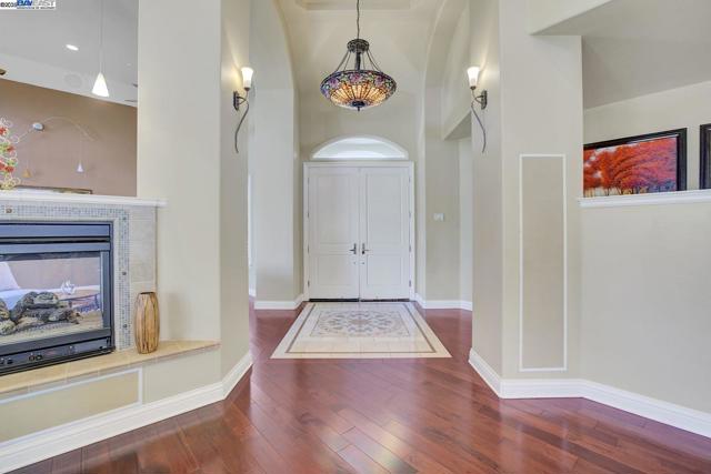 48564 Avalon Heights Ter, Fremont CA: https://media.crmls.org/mediaz/3b45137d-06c4-49bb-8ccc-09e1749af8e7.jpg