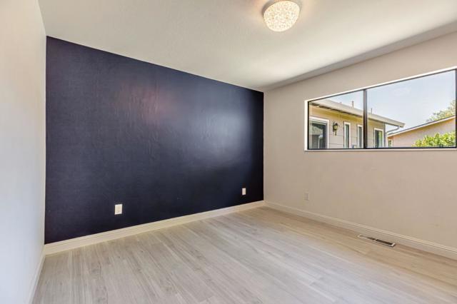 445 Marks Drive, Hollister CA: https://media.crmls.org/mediaz/3b45185a-0994-44f5-a337-c82ec992131a.jpg