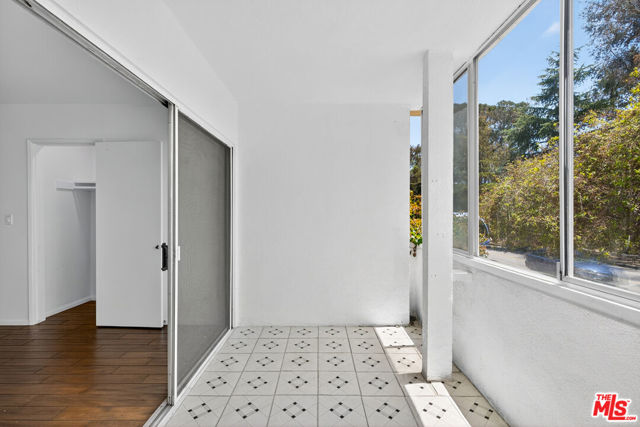 1101 Lincoln Boulevard, Santa Monica CA: https://media.crmls.org/mediaz/3b45a5cd-50a9-4094-ae93-638754a18b85.jpg