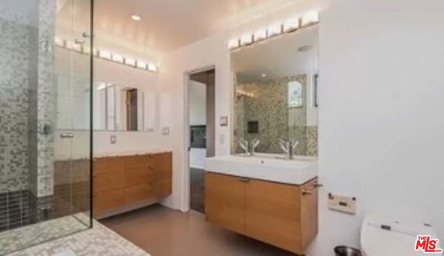 122 Mildred Avenue, Venice CA: https://media.crmls.org/mediaz/3b463c6c-04a3-4210-9345-976a84b04741.jpg