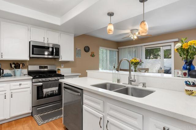 Detail Gallery Image 23 of 46 For 325 N Melrose Dr #a,  Vista,  CA 92083 - 2 Beds | 2 Baths