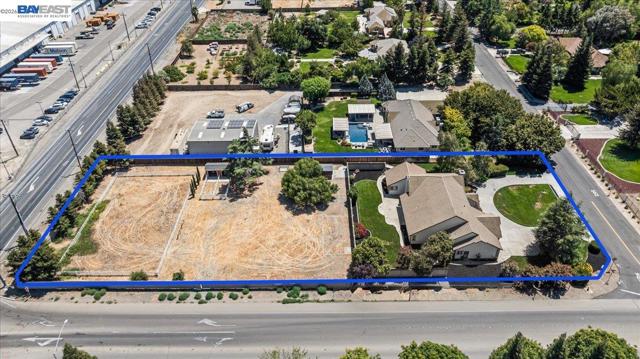 27000 S Hillview St, Tracy CA: https://media.crmls.org/mediaz/3b4662c9-3f96-4672-b5f6-0b4e62ae365d.jpg