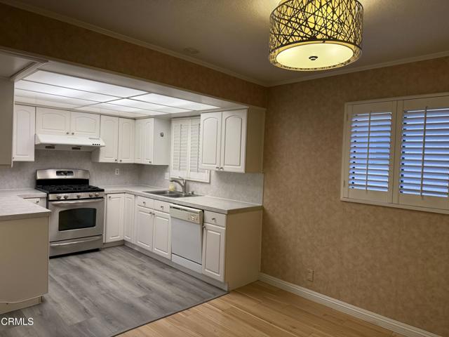 Detail Gallery Image 9 of 30 For 108 N Chapel Ave #5,  Alhambra,  CA 91801 - 3 Beds | 2/1 Baths