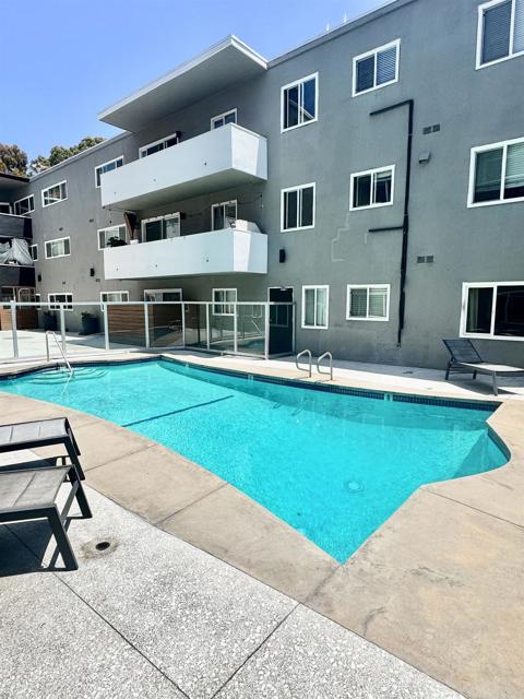 Detail Gallery Image 15 of 17 For 7224 Hillside Ave #32,  Hollywood,  CA 90046 - 2 Beds | 2 Baths