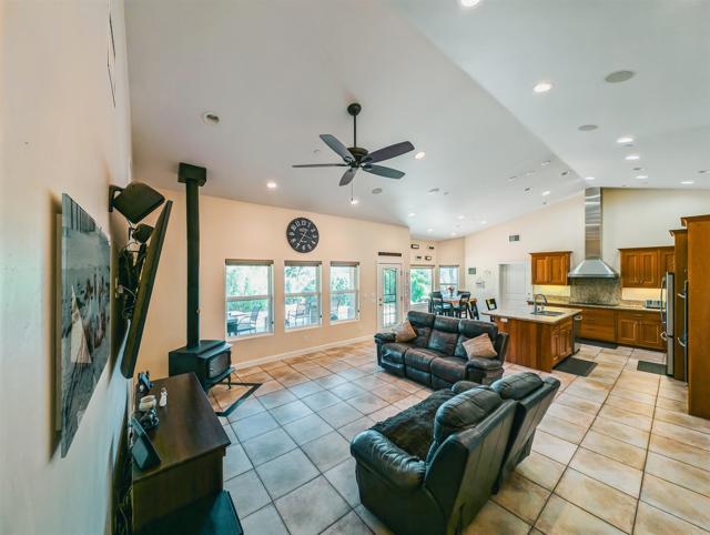 Image 19 of 75 For 9848 Vista Viejas