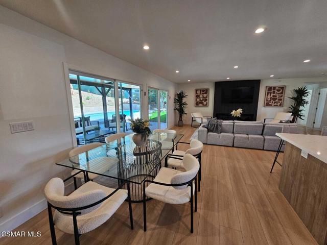 2651 Sirius Street, Thousand Oaks CA: https://media.crmls.org/mediaz/3b4914f3-50fd-41da-afb5-a50e02a42f66.jpg