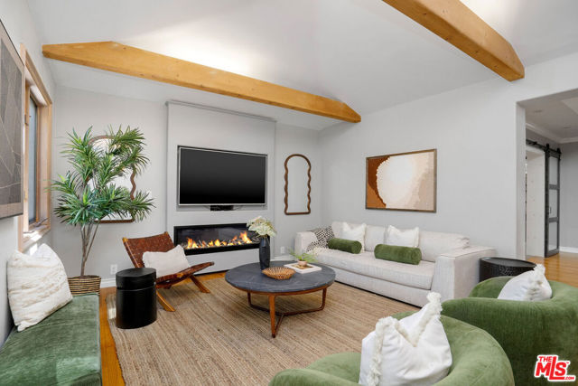 1116 Stanford Street photo 3