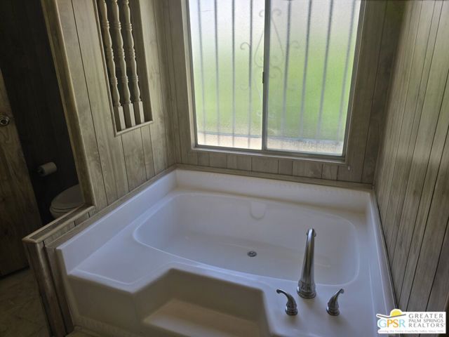 274 Encino Drive, Palm Springs CA: https://media.crmls.org/mediaz/3b4a01d1-4e4b-4a72-839b-30a85da143b2.jpg