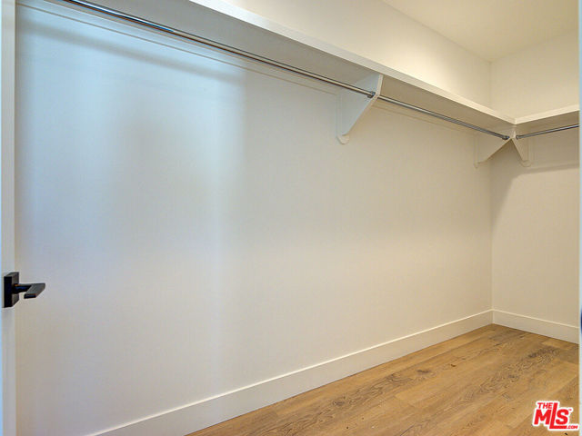819 N Sycamore Avenue, Los Angeles CA: https://media.crmls.org/mediaz/3b4a3156-0a3e-461e-b909-85258be55ce3.jpg