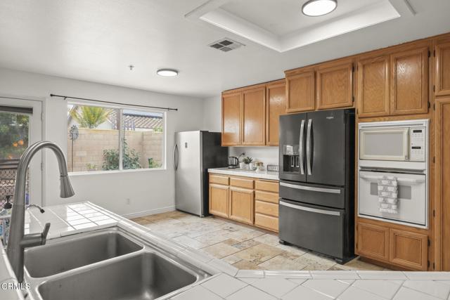 Detail Gallery Image 19 of 43 For 718 Binnacle St, Oxnard,  CA 93035 - 4 Beds | 2 Baths