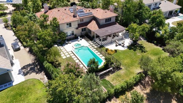 1137 Via Di Salerno, Pleasanton CA: https://media.crmls.org/mediaz/3b4af806-e6d5-454e-be3f-5437ad63a80b.jpg