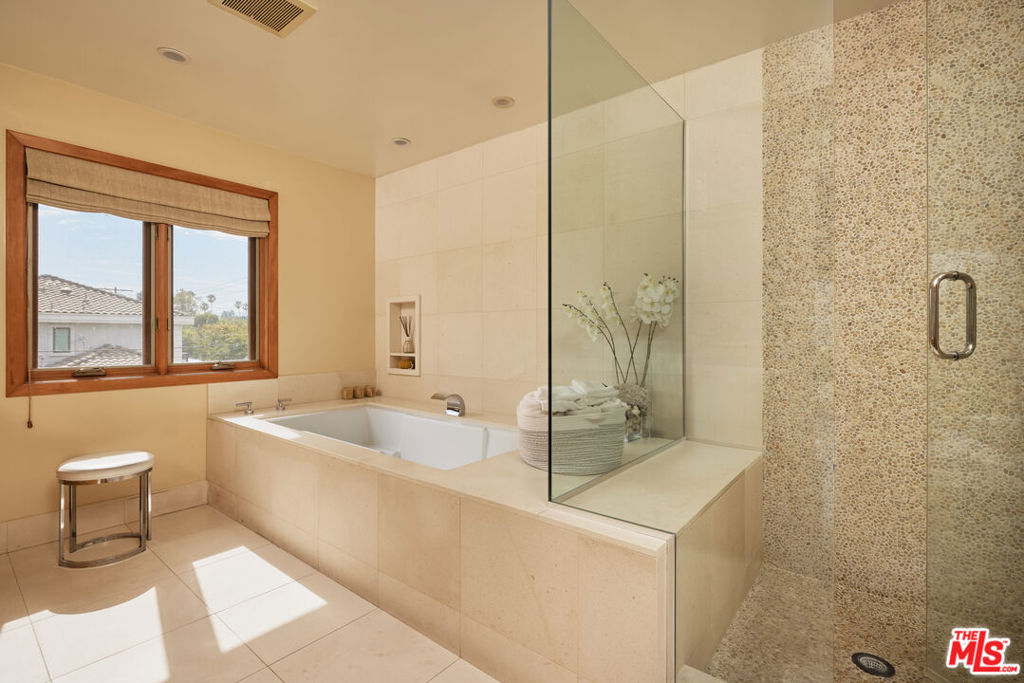 MLS #26876457 image #20