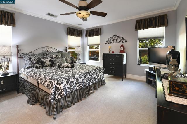 1759 Latour Ave, Brentwood CA: https://media.crmls.org/mediaz/3b4b26d3-f4b9-46ef-91ee-da6c01771b45.jpg