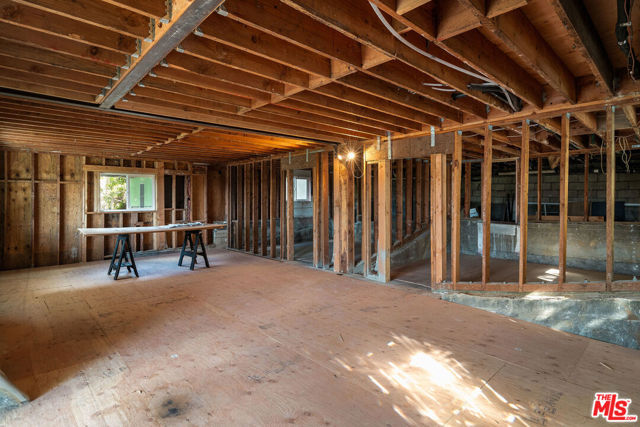 1615 Sargent Place, Los Angeles CA: https://media.crmls.org/mediaz/3b4b7cbc-6408-49ca-aa0e-3c6baeb042ac.jpg