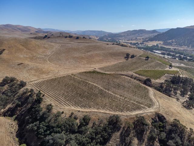 0 Airline Highway, Tres Pinos CA: https://media.crmls.org/mediaz/3b4b808f-1d4e-420f-a91f-6e9ffeedc28c.jpg