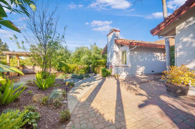 16715 Cerro Vista Drive, Morgan Hill CA: https://media.crmls.org/mediaz/3b4bf4fc-0b8e-4ea9-b08d-c12e0326c33b.jpg
