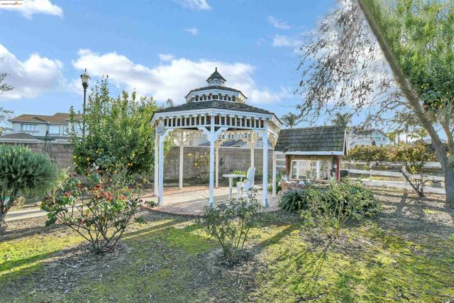3215 Ohara Ave, Brentwood CA: https://media.crmls.org/mediaz/3b4bfc2e-5250-4d7e-99ba-3ea6cba6f2ca.jpg