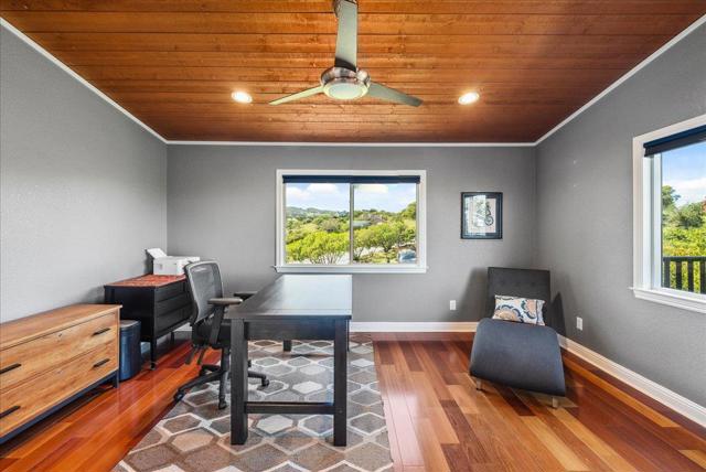 24805 Corte Poco, Salinas CA: https://media.crmls.org/mediaz/3b4d3fa4-488d-4f11-9da5-691f097a3d36.jpg