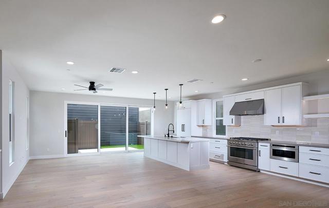 569 N Vulcan Ave, Encinitas CA: https://media.crmls.org/mediaz/3b4d604a-1f3a-4cc8-8342-bc119c36cf21.jpg