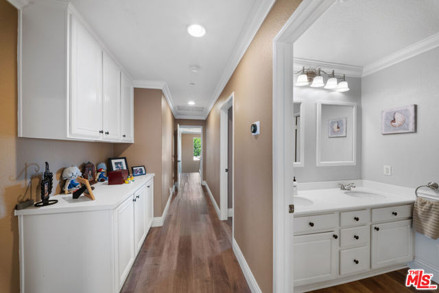 11501 Trailrun Court, Riverside CA: https://media.crmls.org/mediaz/3b4dc742-af88-45fe-a8df-976533419b2d.jpg