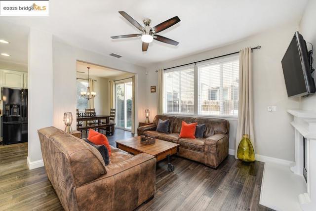 Image 13 of 43 For 390 Caravaggio Cir