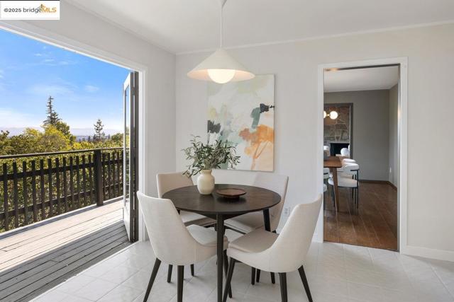 99 Lexford Rd, Piedmont CA: https://media.crmls.org/mediaz/3b4fb865-5867-4a8e-aa08-9c3d215a0e36.jpg