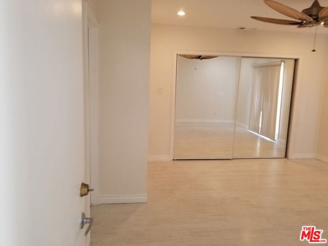 11059 CALIFA Street photo 14
