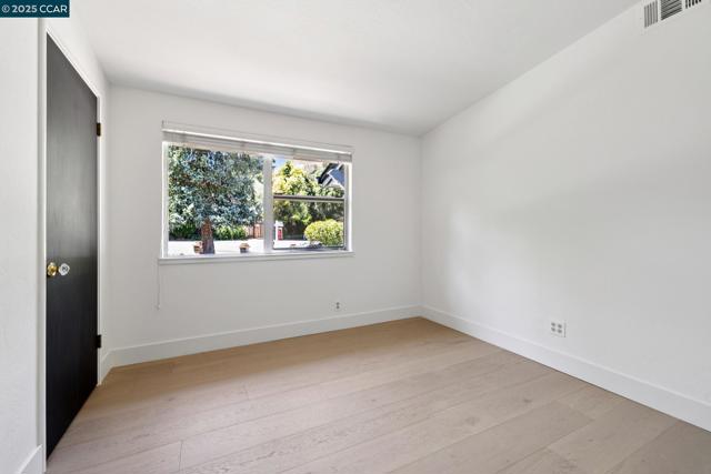 12 La Sonoma Ct, Alamo CA: https://media.crmls.org/mediaz/3b50c311-15bd-4cb1-b4d5-eb9588c3a4cf.jpg