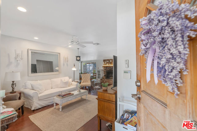 17503 Runnymede Street, Lake Balboa CA: https://media.crmls.org/mediaz/3b523343-0013-4dfb-ad32-748e07c19e19.jpg