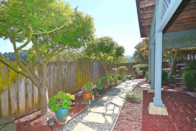 5295 Winifred Dr, Castro Valley CA: https://media.crmls.org/mediaz/3b52746f-8787-4ce3-a4e2-f3fdb1b43502.jpg