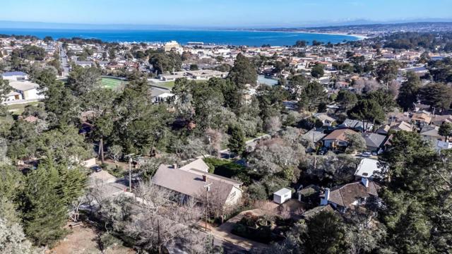 811 Alameda Avenue, Monterey CA: https://media.crmls.org/mediaz/3b52a350-cb69-4f8a-8044-0e03bb589066.jpg