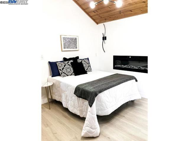 21401 Santa Clara Ave, Monte Rio CA: https://media.crmls.org/mediaz/3b52fb5d-5227-43d8-b8cb-b927925222b9.jpg